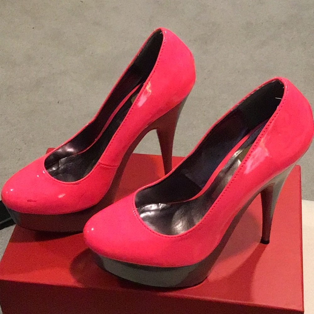 fRh Leather hot pink pumps
